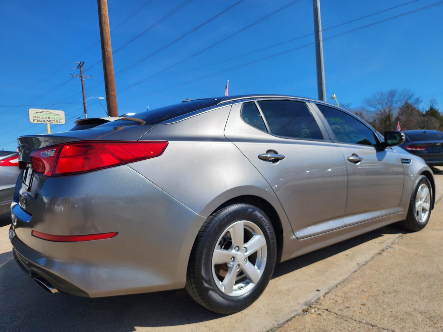 2015 GRAY Kia Optima LX (5XXGM4A77FG) with an 2.4L L4 DOHC 16V engine, 6-Speed Automatic transmission, located at 2660 S.Garland Avenue, Garland, TX, 75041, (469) 298-3118, 32.885551, -96.655602 - Welcome to DallasAutos4Less, one of the Premier BUY HERE PAY HERE Dealers in the North Dallas Area. We specialize in financing to people with NO CREDIT or BAD CREDIT. We need proof of income, proof of residence, and a ID. Come buy your new car from us today!! This is a Very clean 2015 KIA OPTIMA - Photo#3